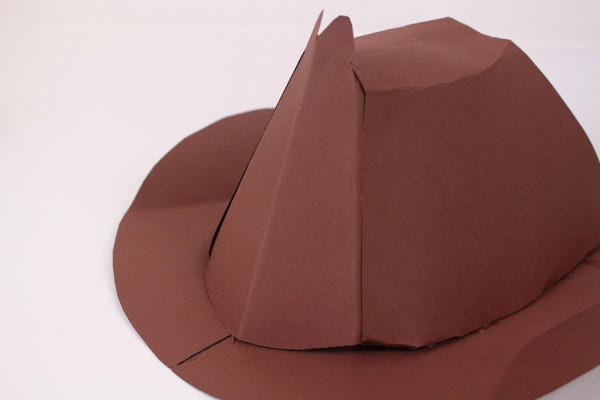 DIY gabarit chapeau cowboy shérif