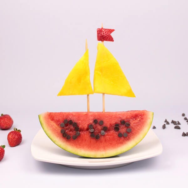 Fun food bateau aux fruits pour un goûter vitaminé