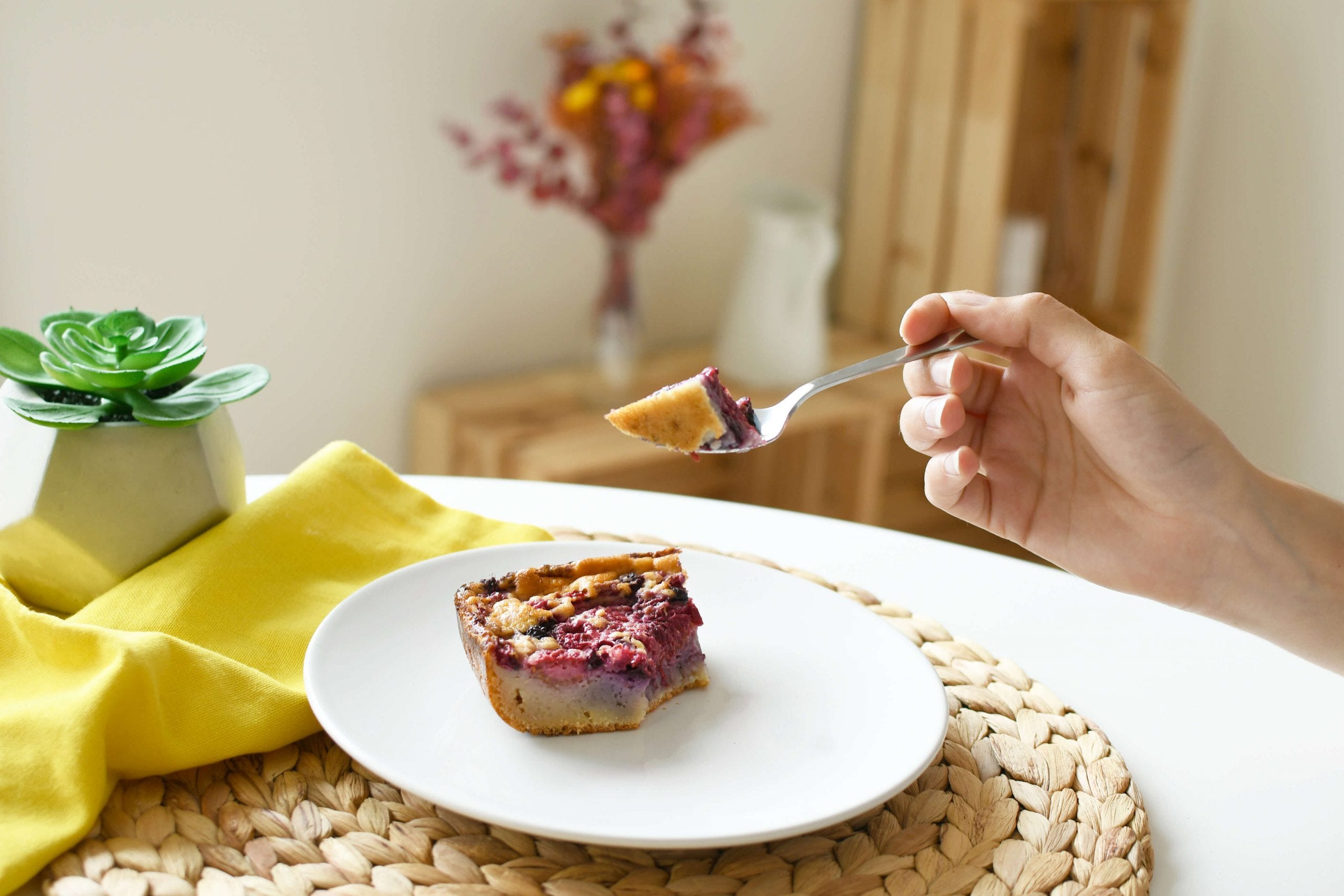 Pour le dessert, on opte pour un délicieux clafoutis aux fruits rouges !